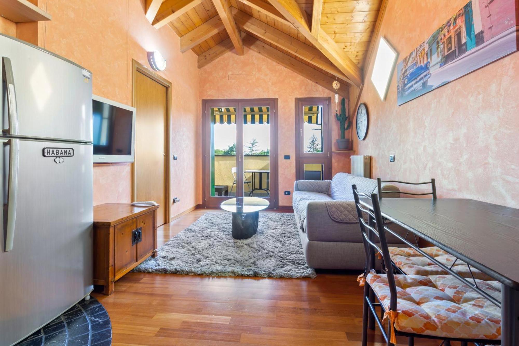 Lovely Orange House Viggiù Екстериор снимка
