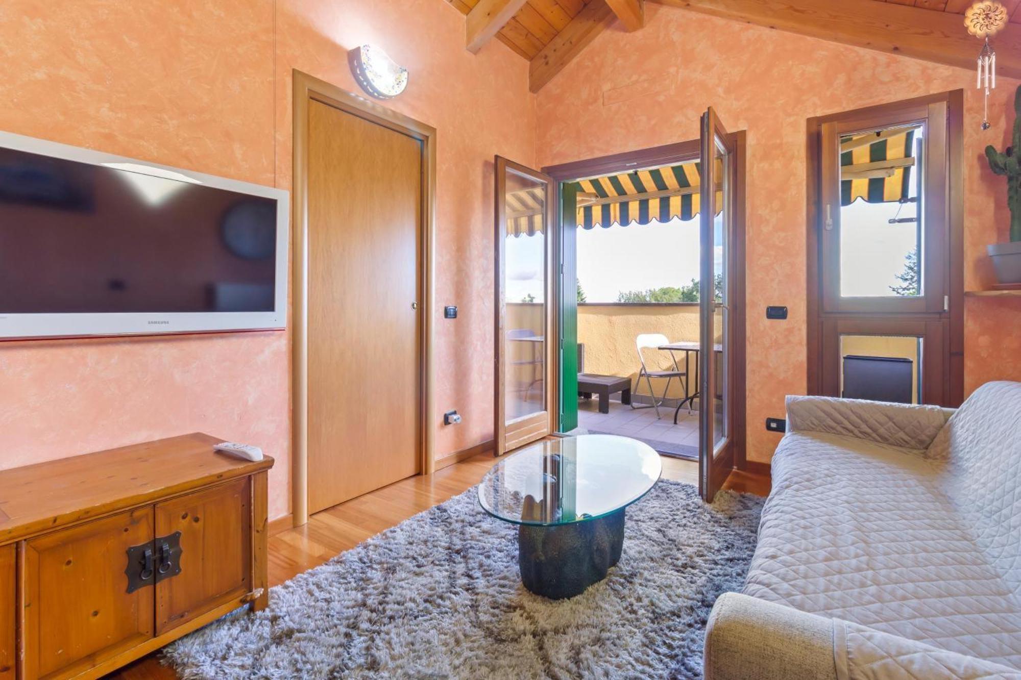 Lovely Orange House Viggiù Екстериор снимка